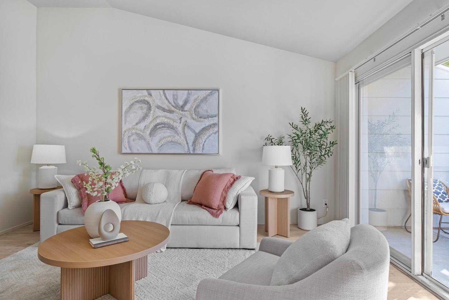 Detail Gallery Image 4 of 33 For 1578 Thorncrest Dr, San Jose,  CA 95131 - 2 Beds | 2 Baths