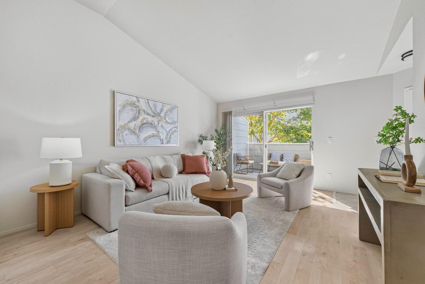 Detail Gallery Image 5 of 33 For 1578 Thorncrest Dr, San Jose,  CA 95131 - 2 Beds | 2 Baths