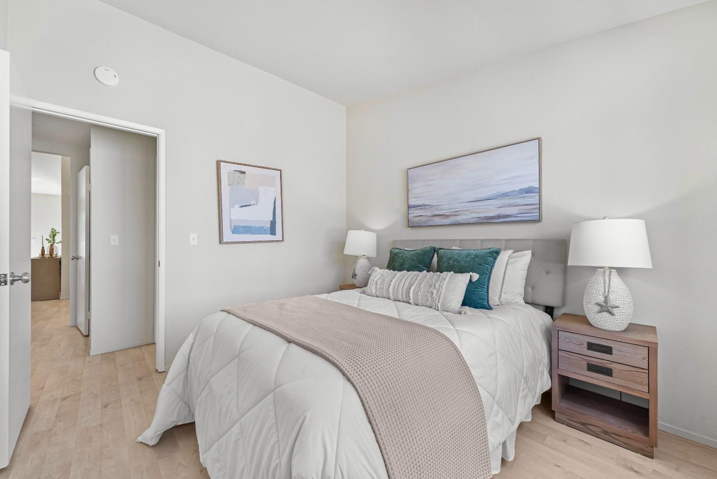 Detail Gallery Image 9 of 33 For 1578 Thorncrest Dr, San Jose,  CA 95131 - 2 Beds | 2 Baths