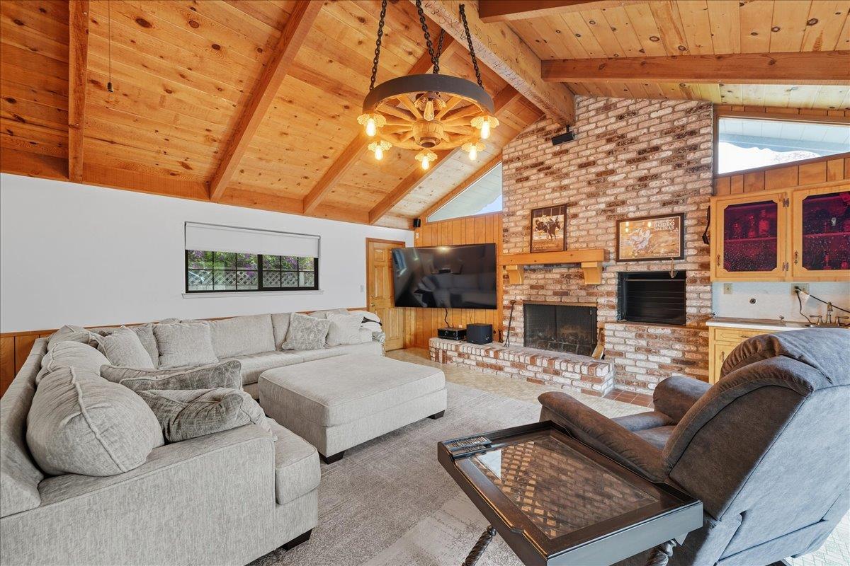 Detail Gallery Image 13 of 36 For 844 Capistrano Dr, Salinas,  CA 93901 - 3 Beds | 1/1 Baths