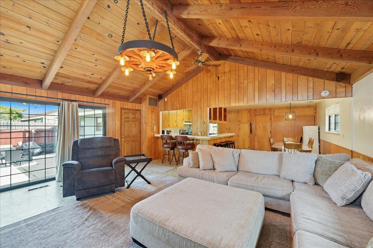 Detail Gallery Image 14 of 36 For 844 Capistrano Dr, Salinas,  CA 93901 - 3 Beds | 1/1 Baths