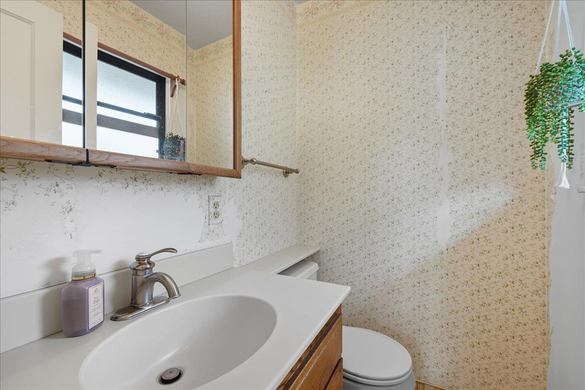 Detail Gallery Image 24 of 36 For 844 Capistrano Dr, Salinas,  CA 93901 - 3 Beds | 1/1 Baths