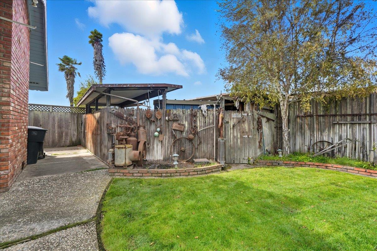 Detail Gallery Image 32 of 36 For 844 Capistrano Dr, Salinas,  CA 93901 - 3 Beds | 1/1 Baths