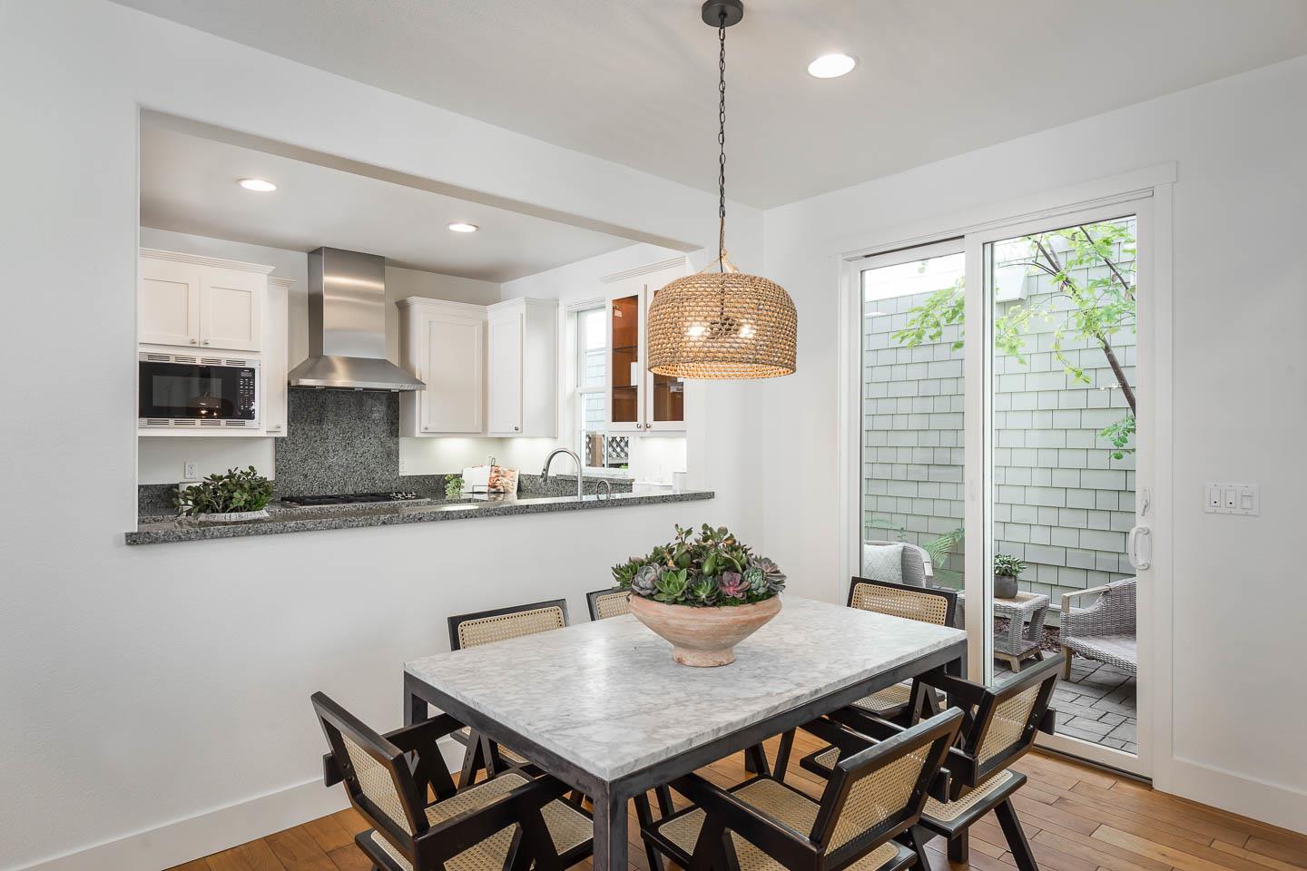 Detail Gallery Image 4 of 14 For 203 Pearl Ln, Menlo Park,  CA 94025 - 4 Beds | 3/1 Baths