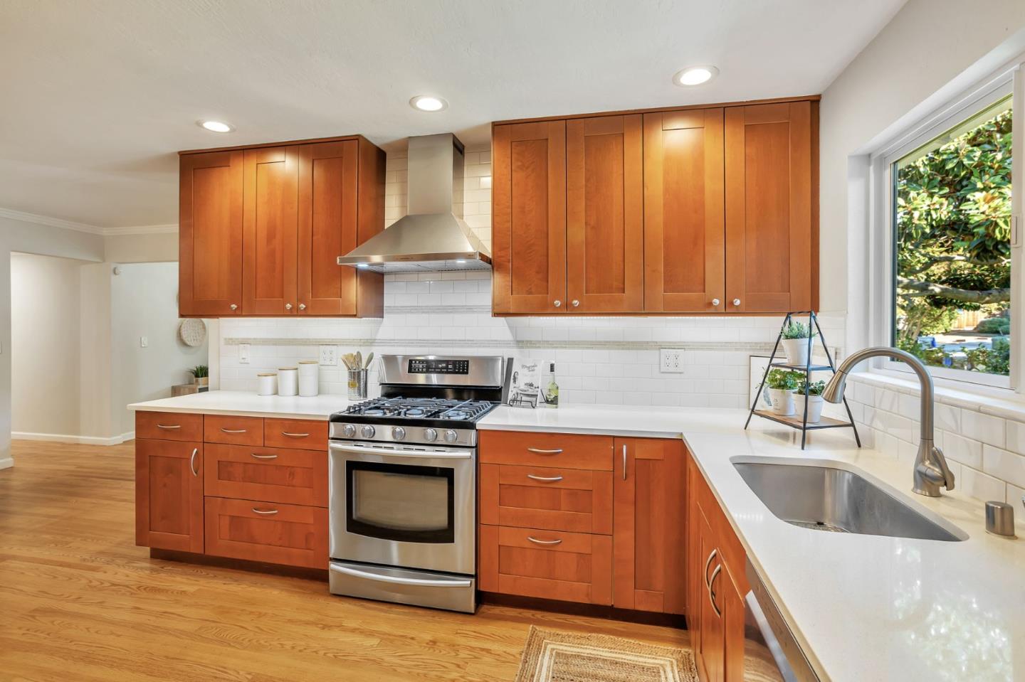 Detail Gallery Image 11 of 37 For 1610 Carmel Dr, San Jose,  CA 95125 - 3 Beds | 2 Baths