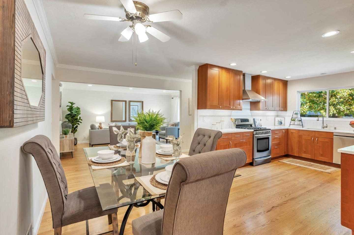 Detail Gallery Image 14 of 37 For 1610 Carmel Dr, San Jose,  CA 95125 - 3 Beds | 2 Baths