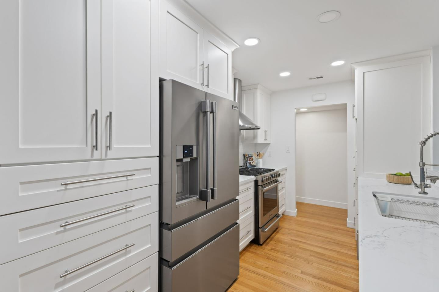 Detail Gallery Image 12 of 43 For 4451 Stoney Way, Carmichael,  CA 95608 - 3 Beds | 2 Baths