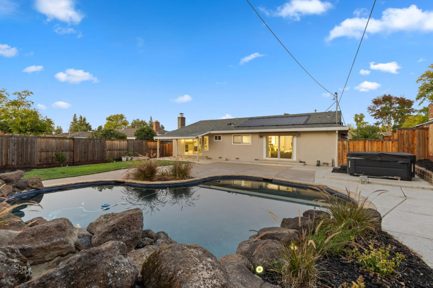 Detail Gallery Image 36 of 43 For 4451 Stoney Way, Carmichael,  CA 95608 - 3 Beds | 2 Baths