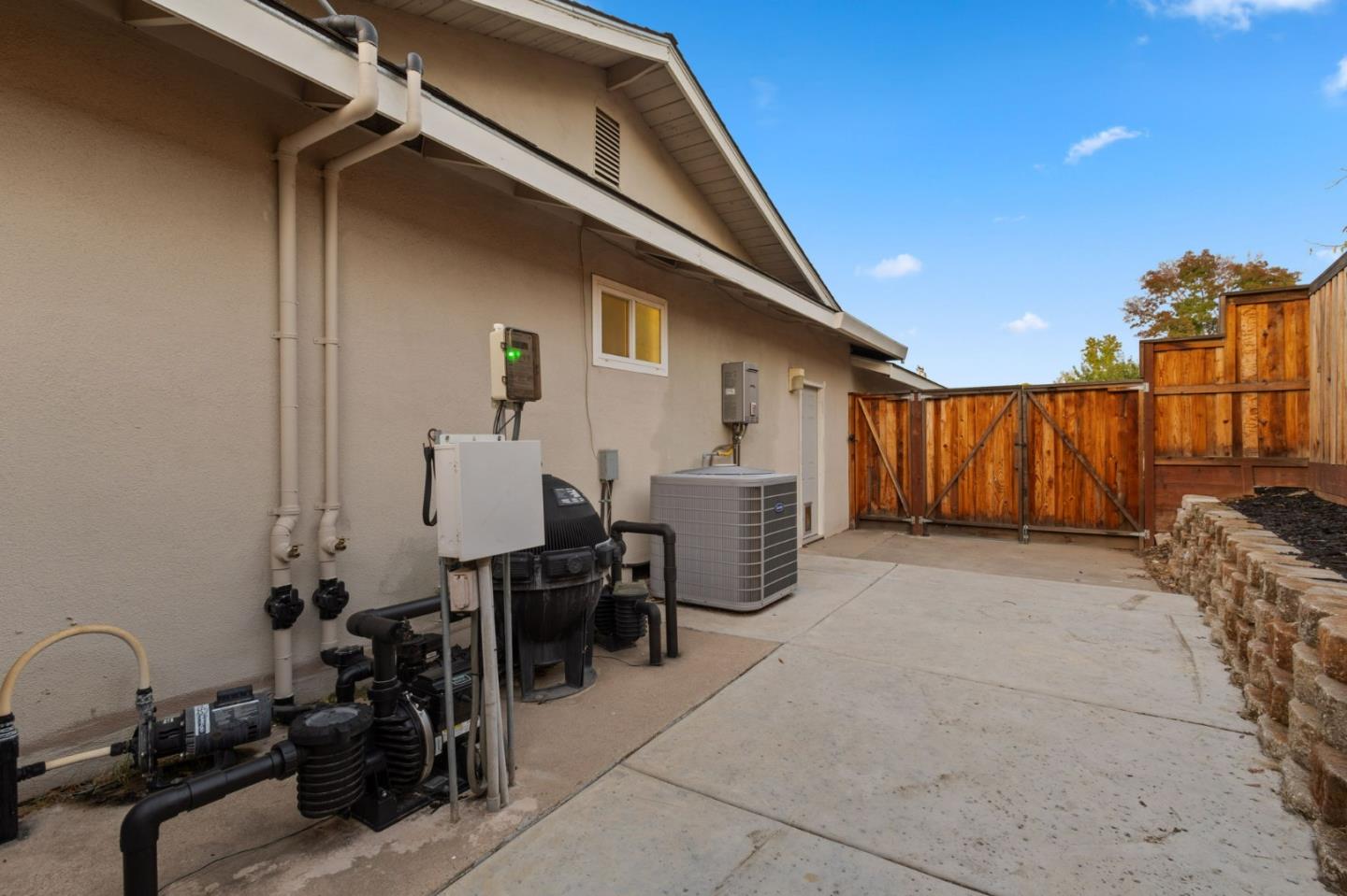 Detail Gallery Image 39 of 43 For 4451 Stoney Way, Carmichael,  CA 95608 - 3 Beds | 2 Baths