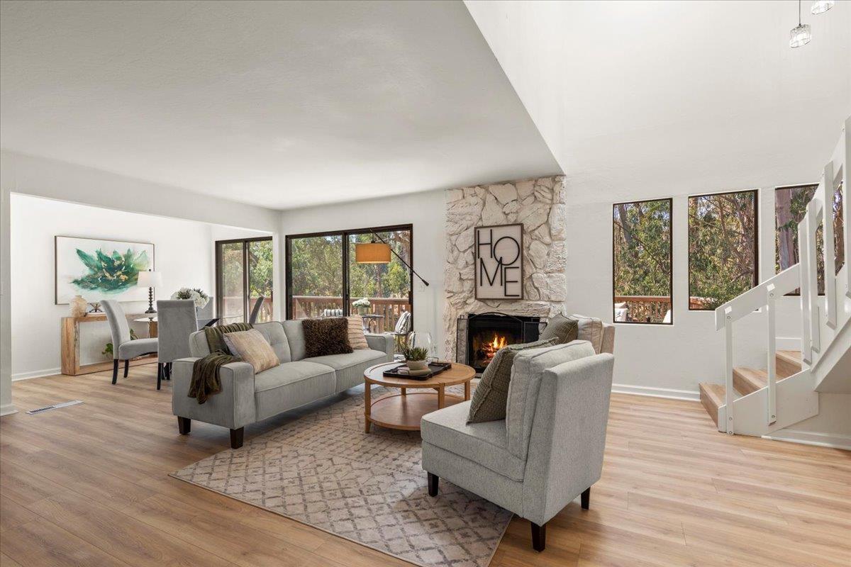 Detail Gallery Image 4 of 48 For 256 Segre Pl, Santa Cruz,  CA 95060 - 3 Beds | 2/1 Baths