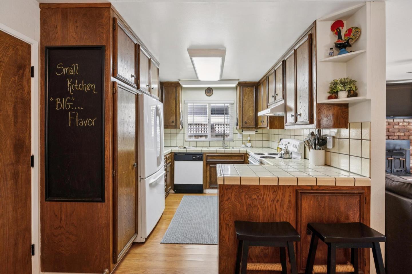 Detail Gallery Image 9 of 37 For 567 Terrace Ave, Half Moon Bay,  CA 94019 - 3 Beds | 2 Baths