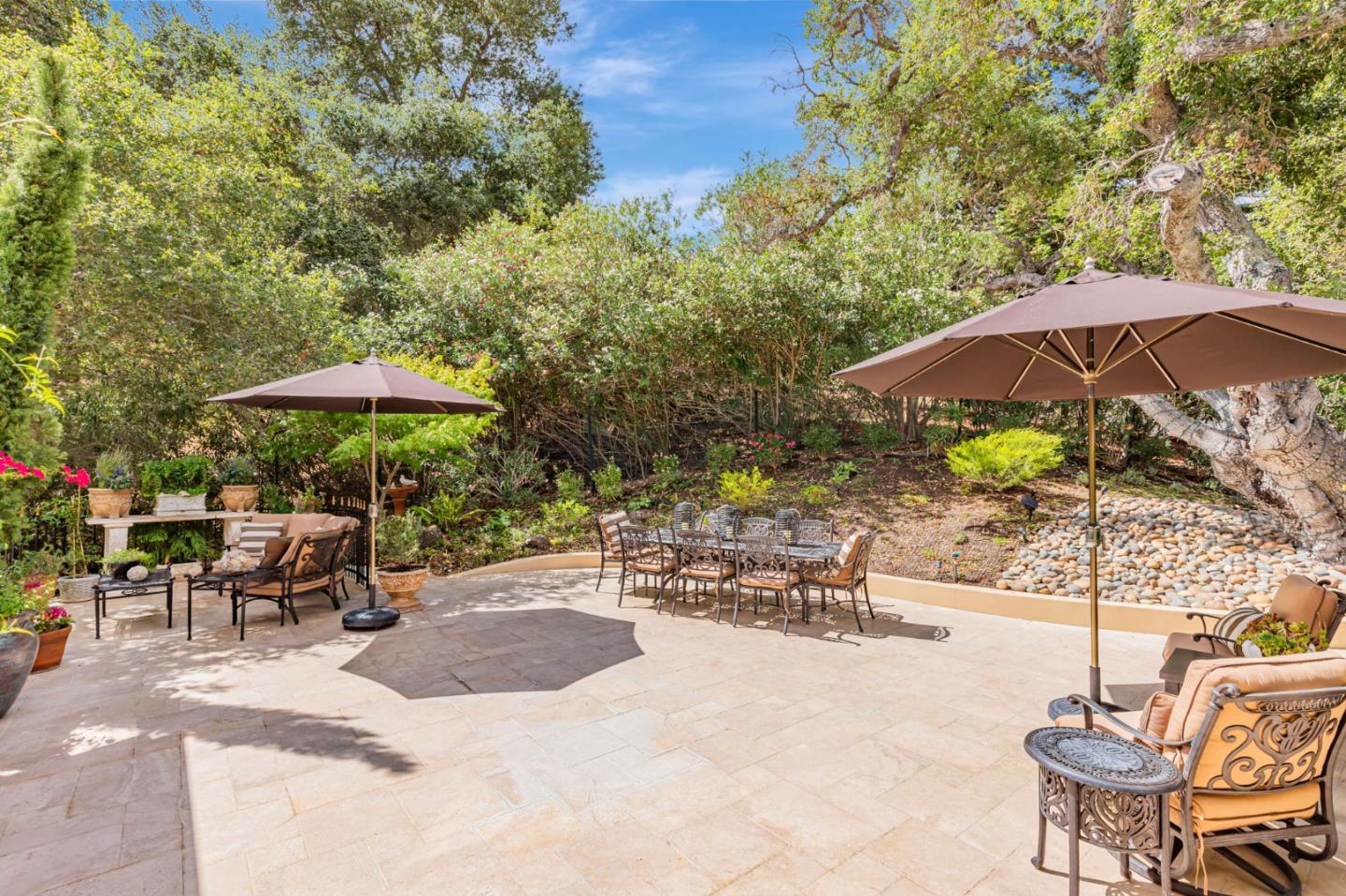 Detail Gallery Image 11 of 19 For 17864 Holiday Dr, Morgan Hill,  CA 95037 - 4 Beds | 3/1 Baths