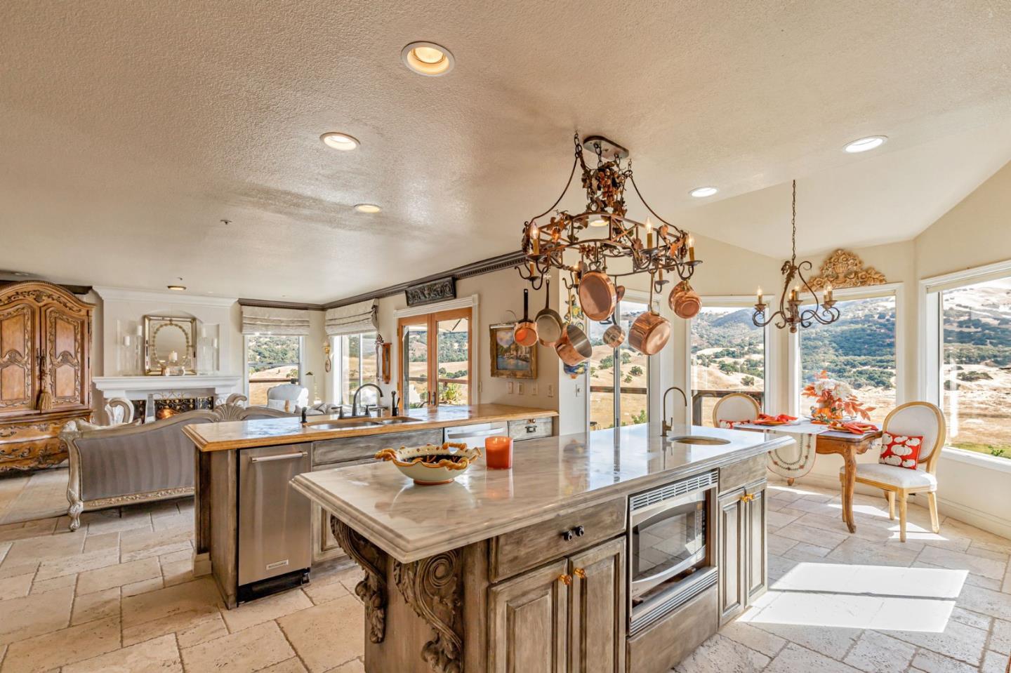 Detail Gallery Image 5 of 19 For 17864 Holiday Dr, Morgan Hill,  CA 95037 - 4 Beds | 3/1 Baths