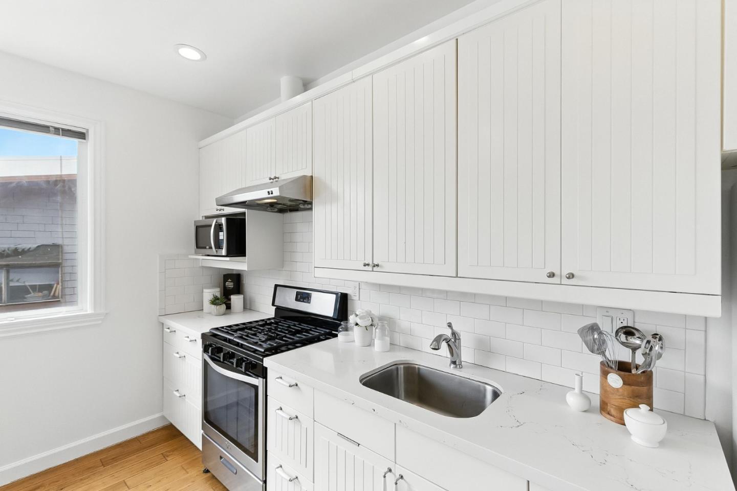 Detail Gallery Image 27 of 80 For 52-54 Eastwood Dr, San Francisco,  CA 94112 - – Beds | – Baths