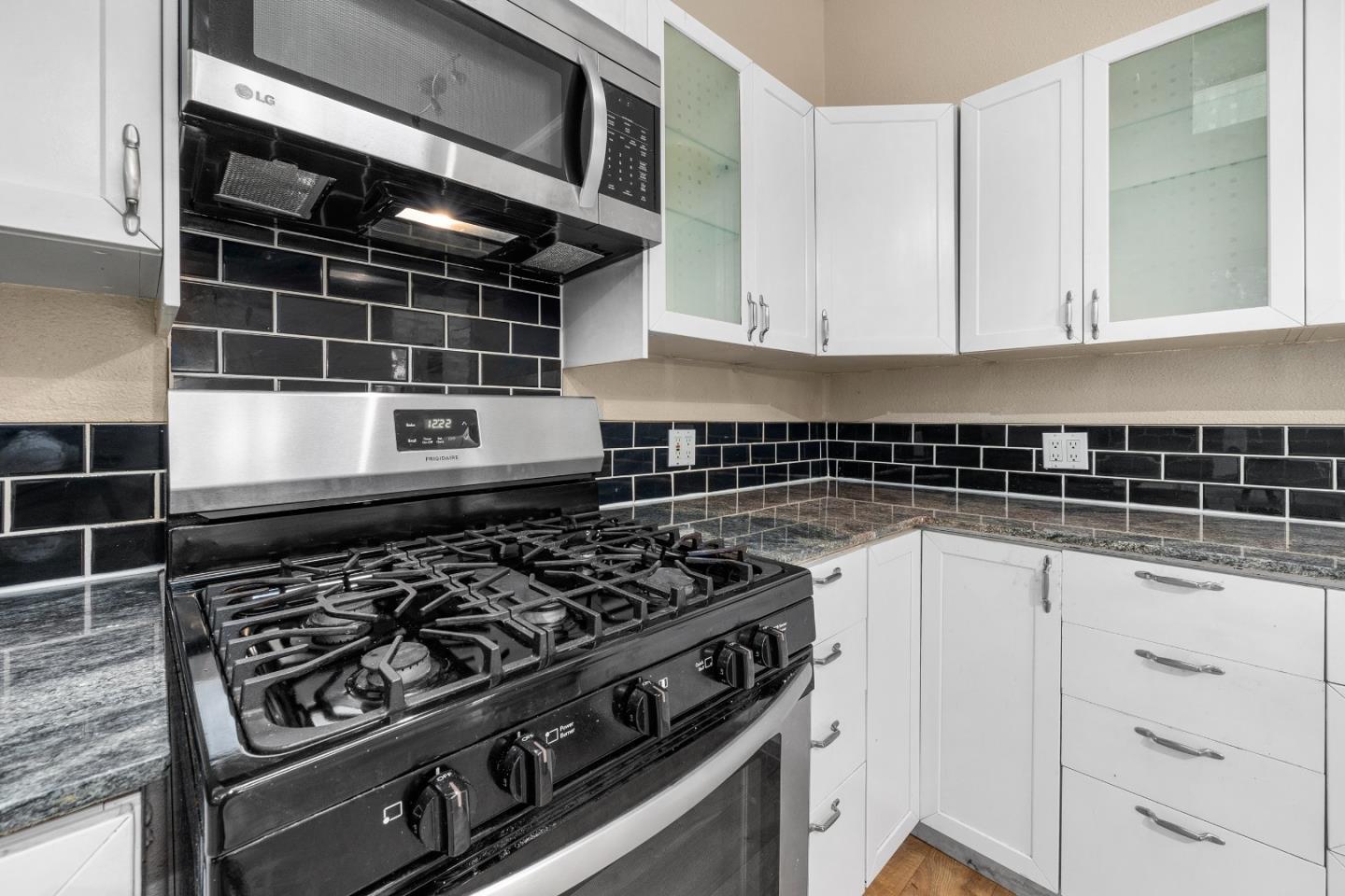 Detail Gallery Image 10 of 34 For 10229 Redwood Dr, Felton,  CA 95018 - 3 Beds | 2 Baths