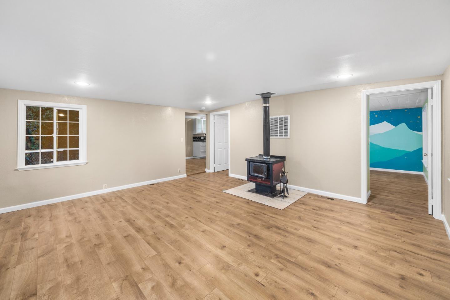 Detail Gallery Image 4 of 34 For 10229 Redwood Dr, Felton,  CA 95018 - 3 Beds | 2 Baths