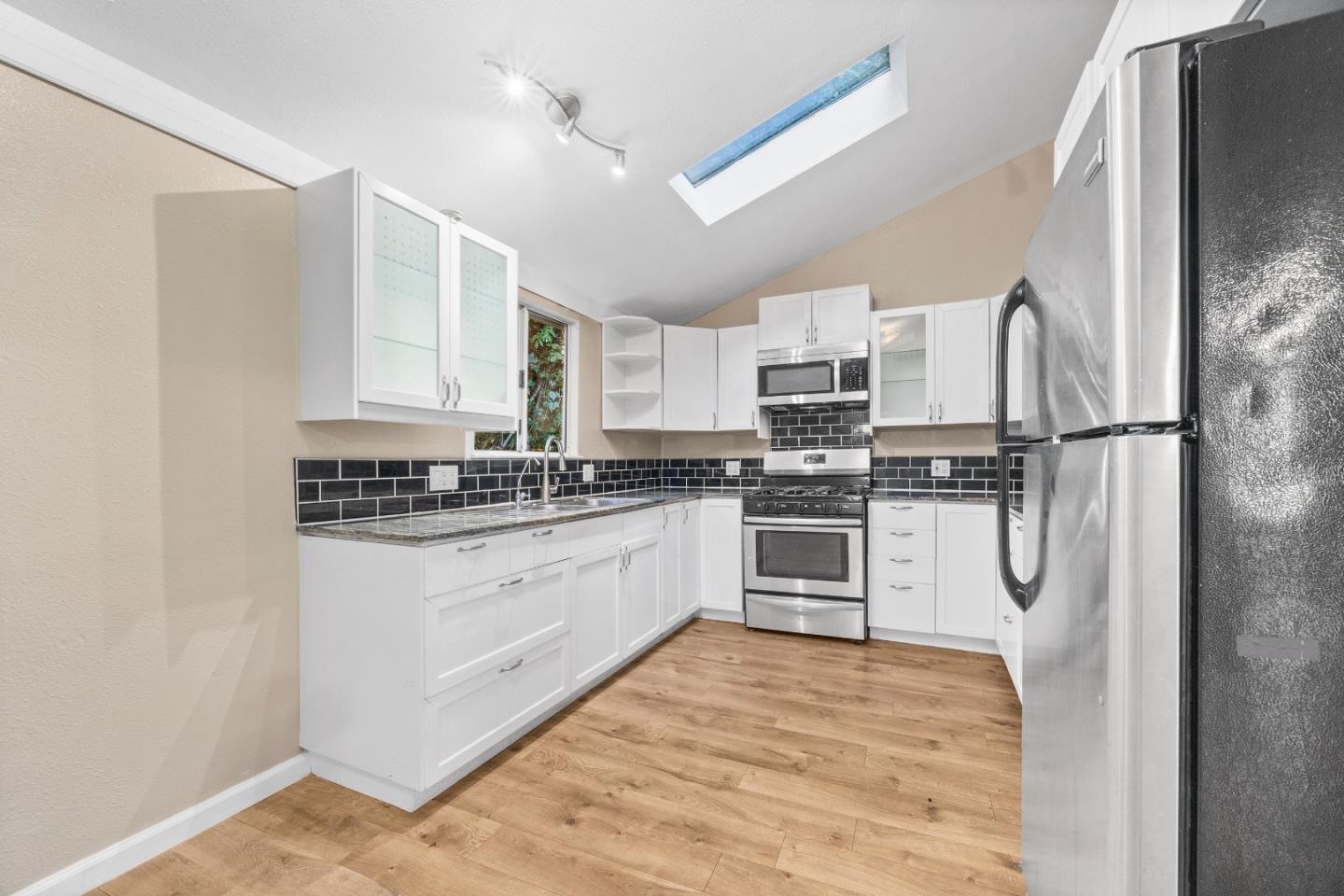 Detail Gallery Image 8 of 34 For 10229 Redwood Dr, Felton,  CA 95018 - 3 Beds | 2 Baths