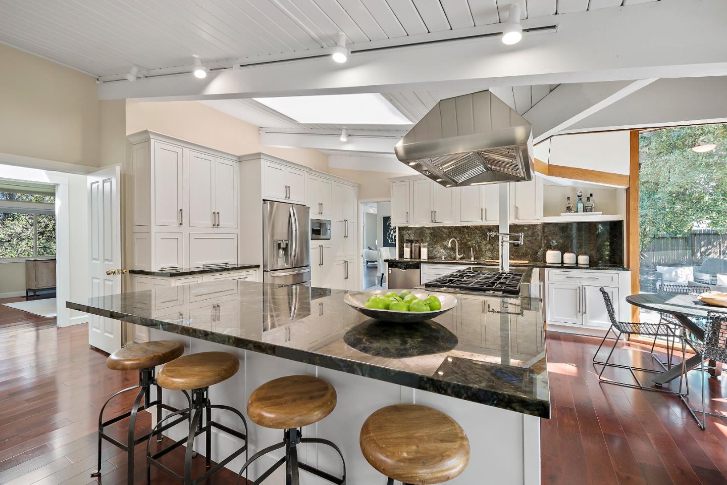 Detail Gallery Image 11 of 37 For 60 Linaria Way, Portola Valley,  CA 94028 - 4 Beds | 3 Baths