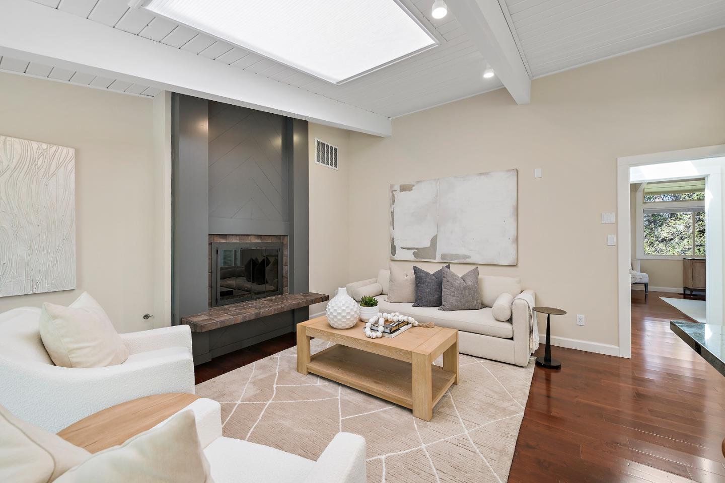 Detail Gallery Image 12 of 37 For 60 Linaria Way, Portola Valley,  CA 94028 - 4 Beds | 3 Baths