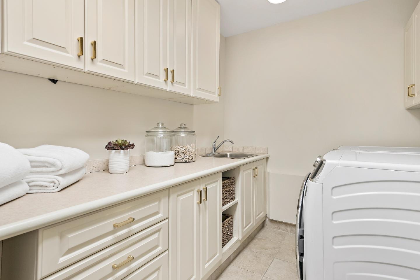 Detail Gallery Image 26 of 37 For 60 Linaria Way, Portola Valley,  CA 94028 - 4 Beds | 3 Baths