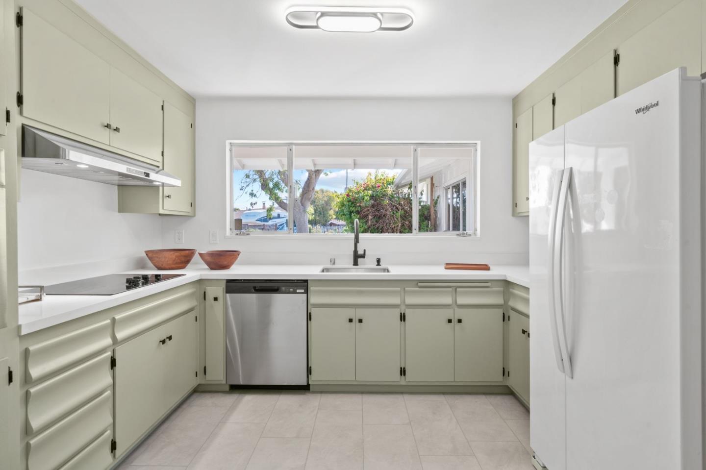 Detail Gallery Image 10 of 26 For 1761 Lake St, San Mateo,  CA 94403 - 3 Beds | 2 Baths