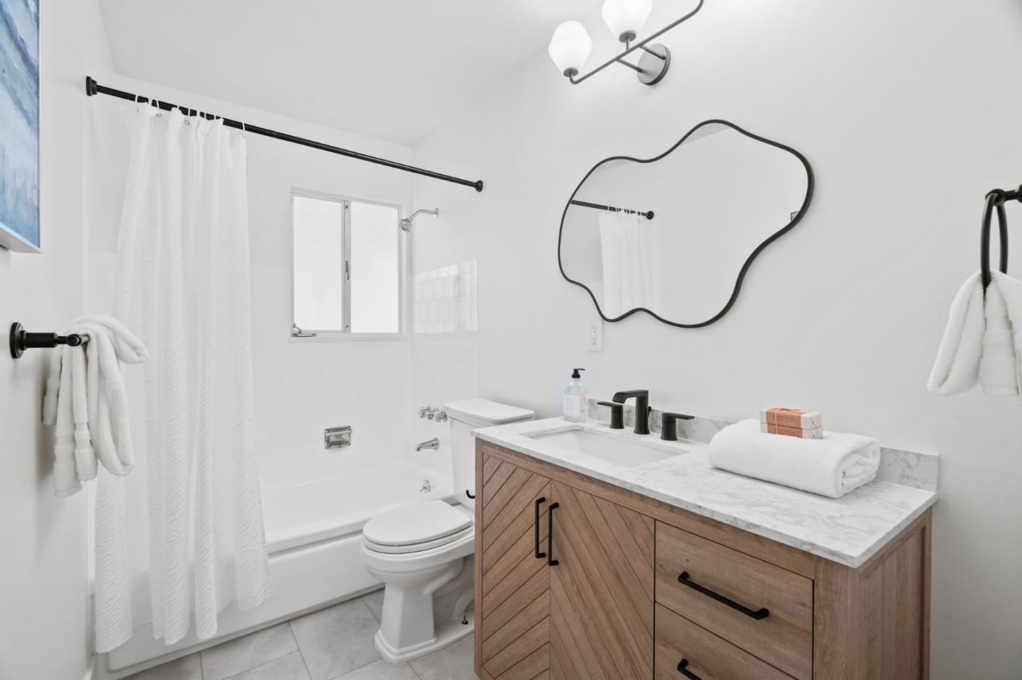 Detail Gallery Image 13 of 26 For 1761 Lake St, San Mateo,  CA 94403 - 3 Beds | 2 Baths