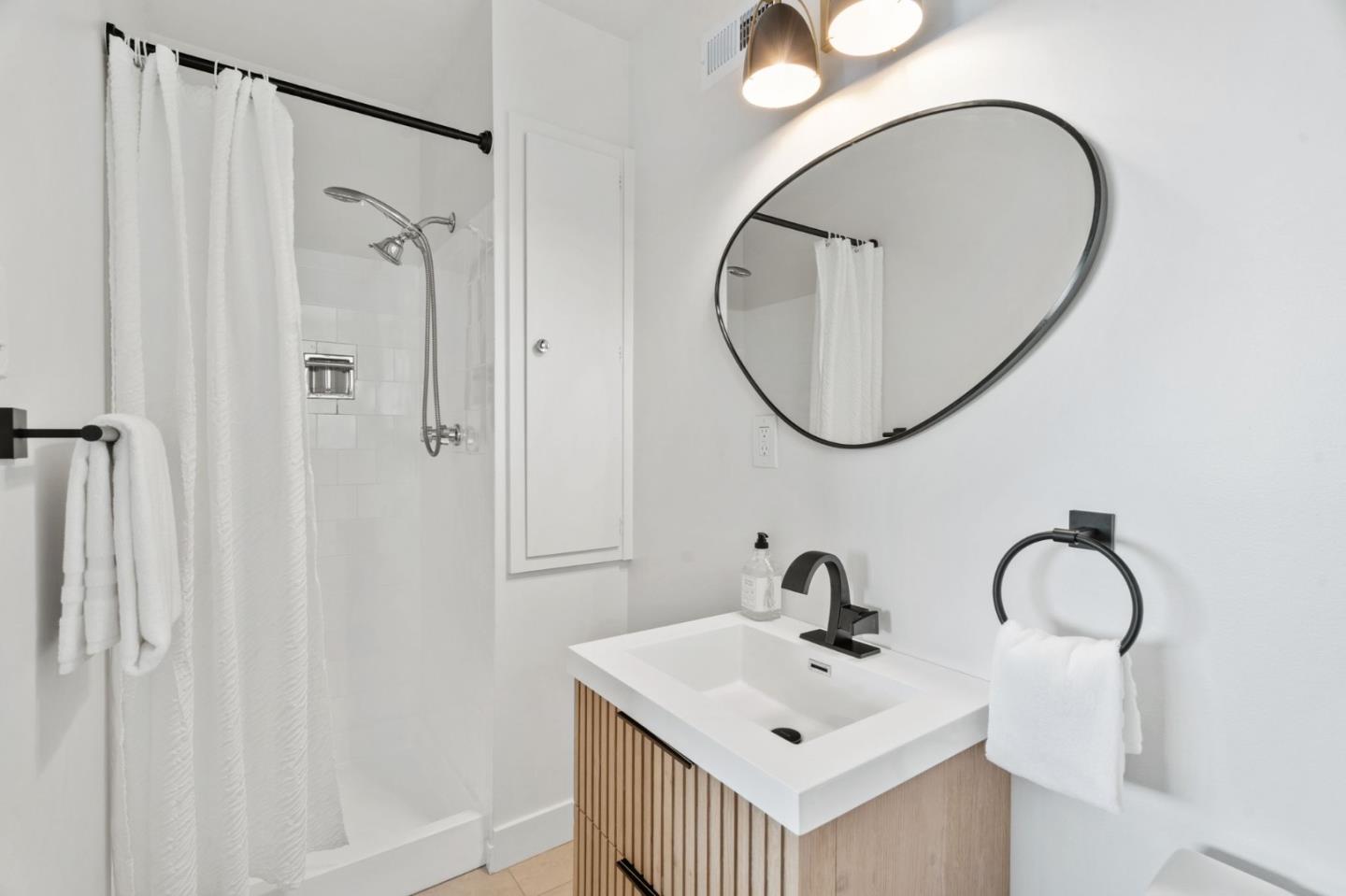 Detail Gallery Image 16 of 26 For 1761 Lake St, San Mateo,  CA 94403 - 3 Beds | 2 Baths