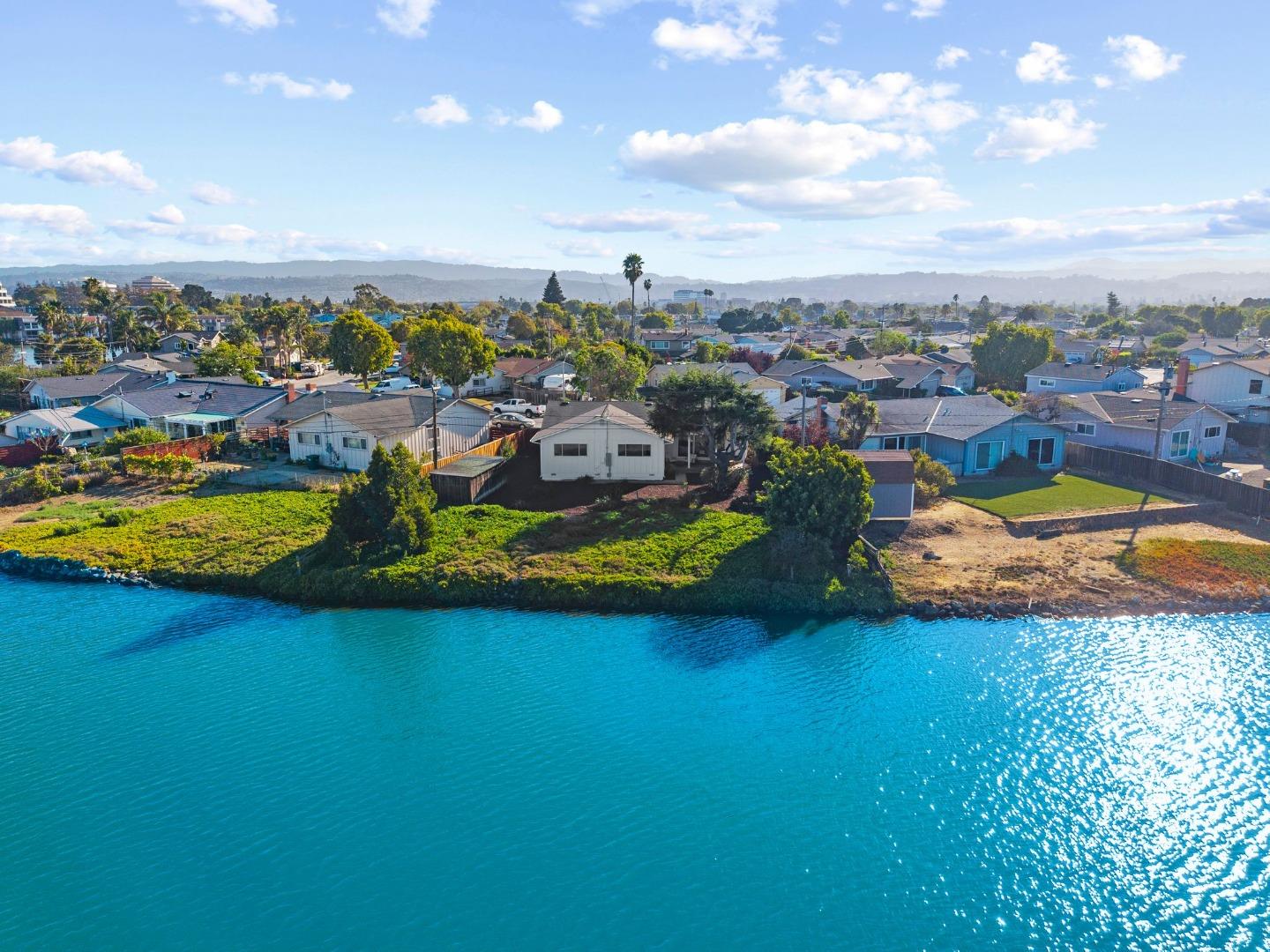 Detail Gallery Image 25 of 26 For 1761 Lake St, San Mateo,  CA 94403 - 3 Beds | 2 Baths