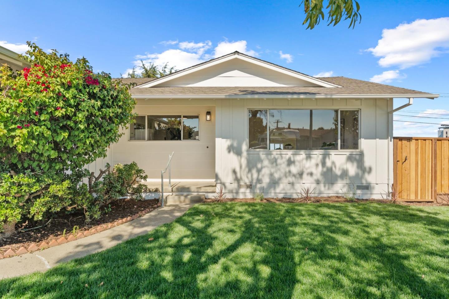 Detail Gallery Image 5 of 26 For 1761 Lake St, San Mateo,  CA 94403 - 3 Beds | 2 Baths