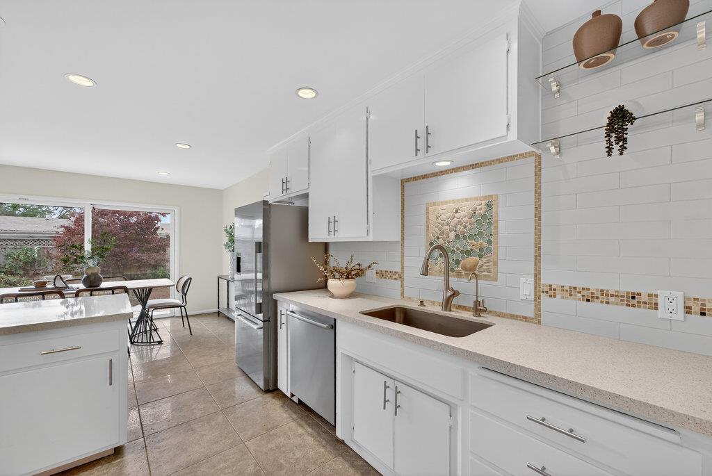 Detail Gallery Image 11 of 47 For 145 Wesley St, Capitola,  CA 95010 - 3 Beds | 2 Baths