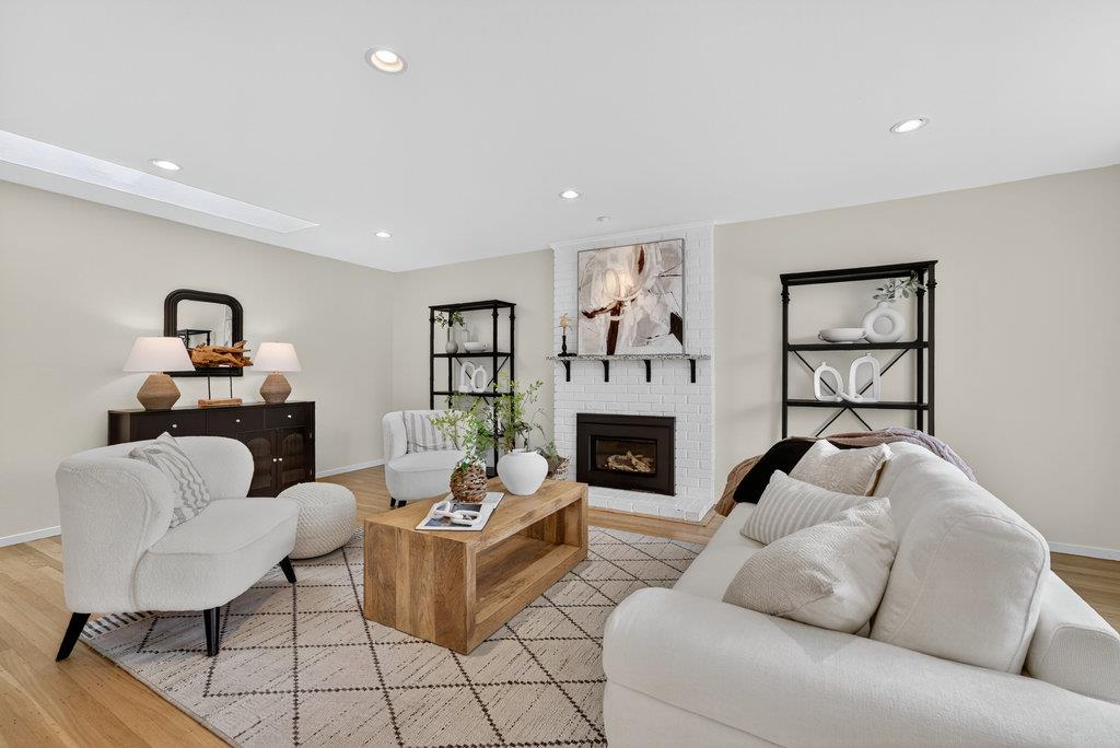 Detail Gallery Image 5 of 47 For 145 Wesley St, Capitola,  CA 95010 - 3 Beds | 2 Baths