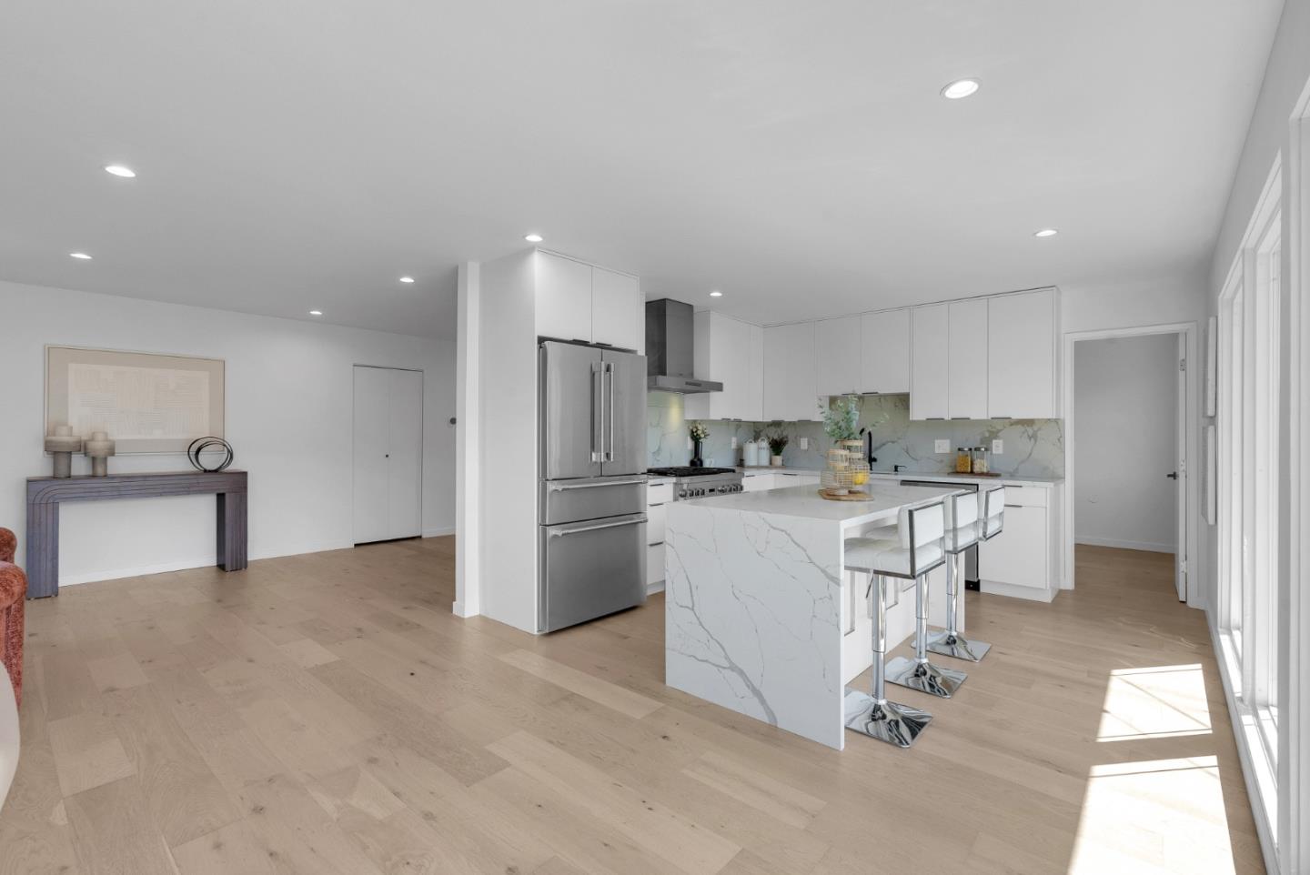 Detail Gallery Image 11 of 41 For 2410 Tipperary Ave, South San Francisco,  CA 94080 - 5 Beds | 3 Baths