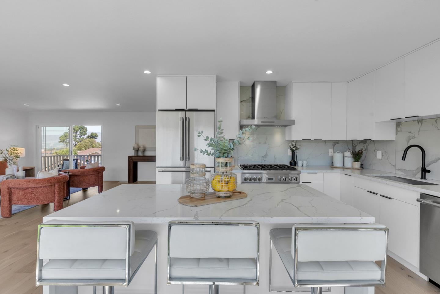 Detail Gallery Image 15 of 41 For 2410 Tipperary Ave, South San Francisco,  CA 94080 - 5 Beds | 3 Baths