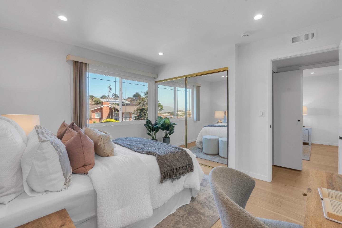 Detail Gallery Image 22 of 41 For 2410 Tipperary Ave, South San Francisco,  CA 94080 - 5 Beds | 3 Baths