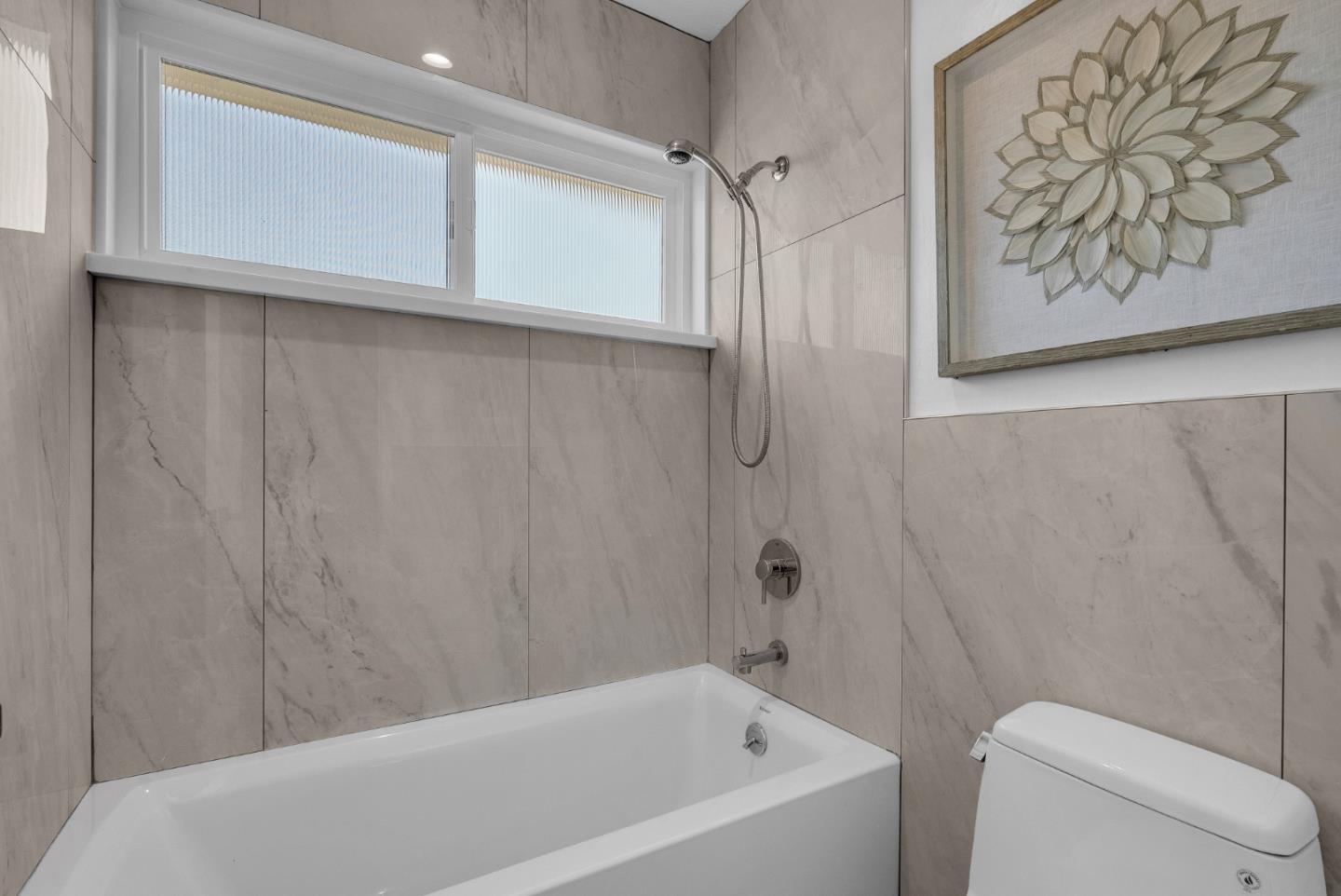 Detail Gallery Image 26 of 41 For 2410 Tipperary Ave, South San Francisco,  CA 94080 - 5 Beds | 3 Baths