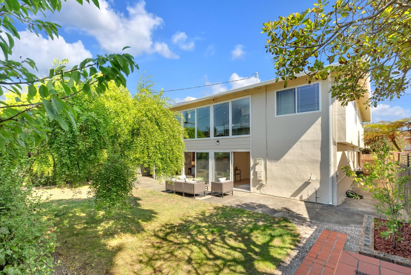 Detail Gallery Image 34 of 41 For 2410 Tipperary Ave, South San Francisco,  CA 94080 - 5 Beds | 3 Baths