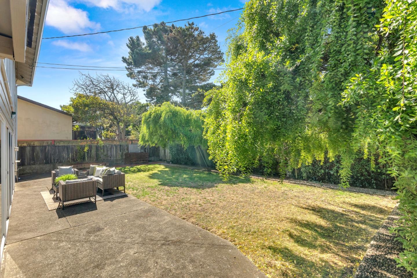 Detail Gallery Image 36 of 41 For 2410 Tipperary Ave, South San Francisco,  CA 94080 - 5 Beds | 3 Baths