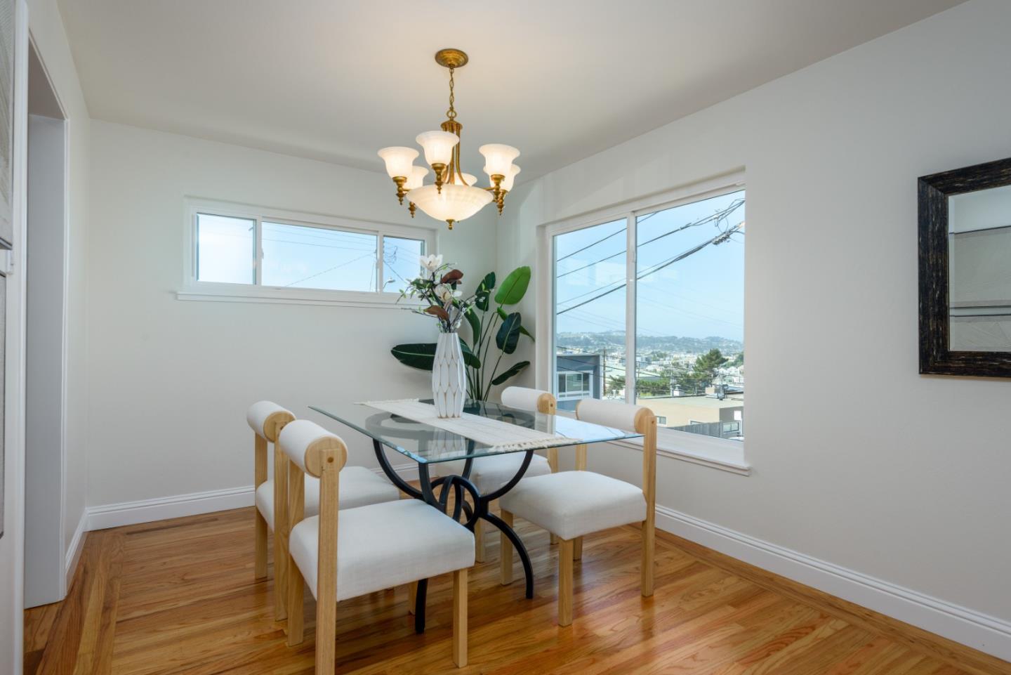 Detail Gallery Image 8 of 25 For 4 Royce Way, Daly City,  CA 94014 - 3 Beds | 2 Baths