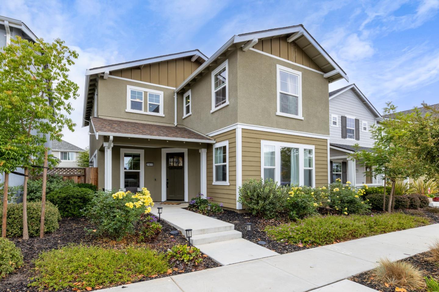 Detail Gallery Image 4 of 31 For 21610 Ord Ave, Marina,  CA 93933 - 3 Beds | 3 Baths