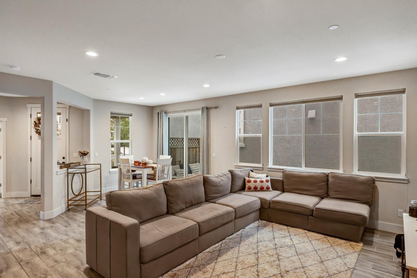 Detail Gallery Image 5 of 31 For 21610 Ord Ave, Marina,  CA 93933 - 3 Beds | 3 Baths