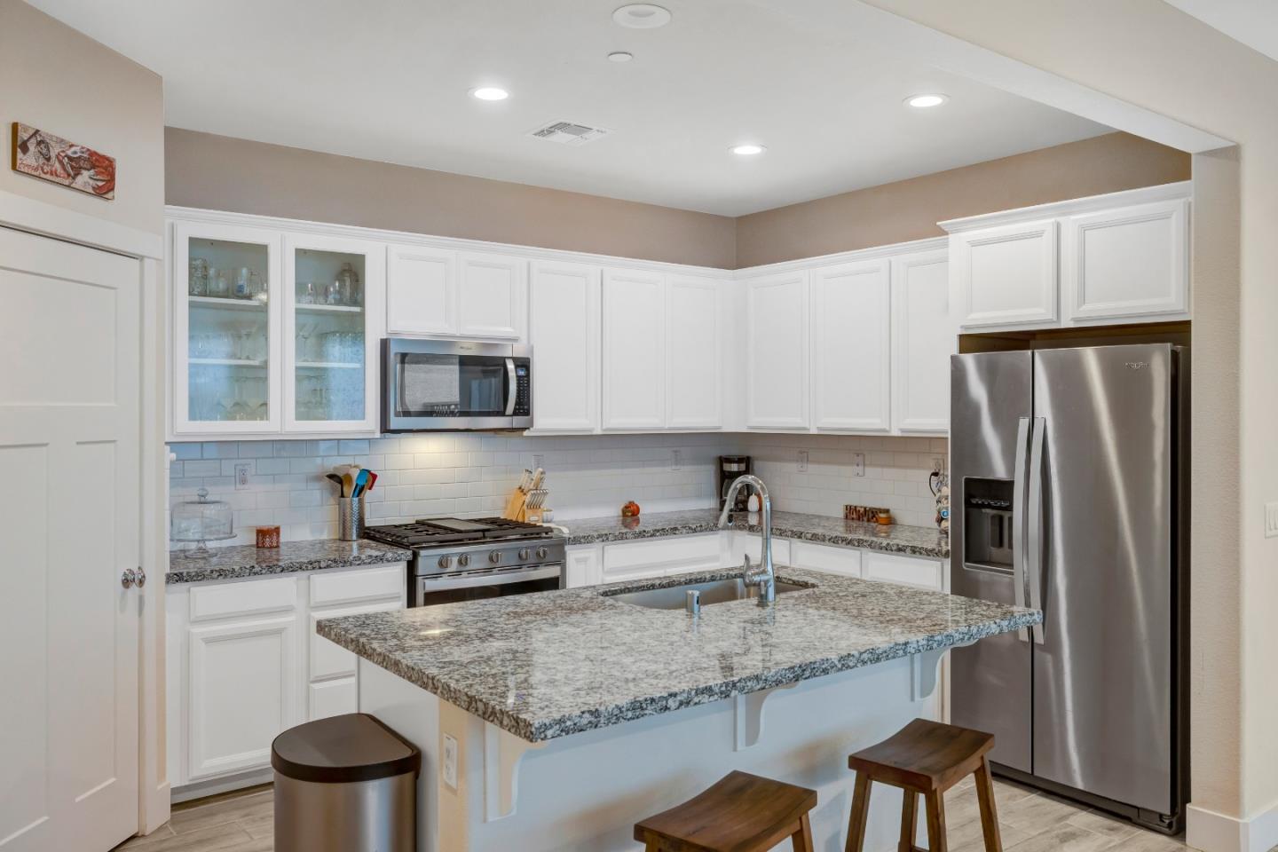 Detail Gallery Image 9 of 31 For 21610 Ord Ave, Marina,  CA 93933 - 3 Beds | 3 Baths