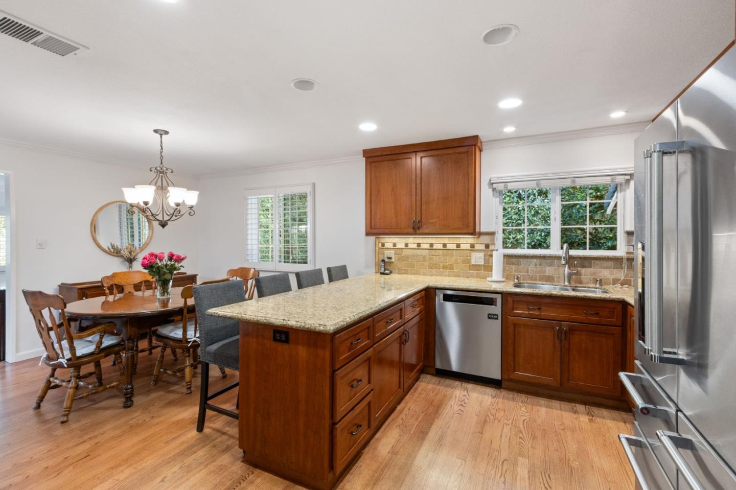 Detail Gallery Image 6 of 31 For 5883 Manichetti Ct, San Jose,  CA 95123 - 3 Beds | 2 Baths