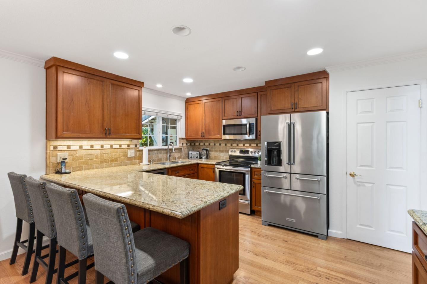 Detail Gallery Image 7 of 31 For 5883 Manichetti Ct, San Jose,  CA 95123 - 3 Beds | 2 Baths