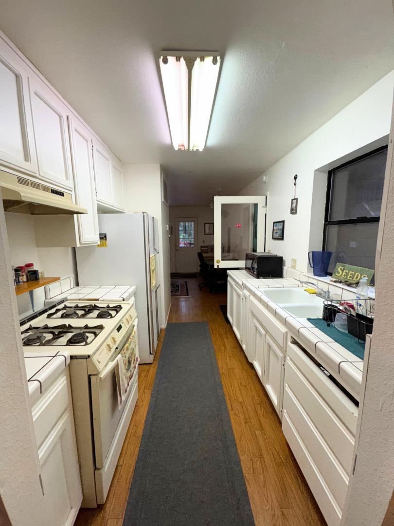 Detail Gallery Image 13 of 21 For 700 Laurel View Rd, Los Gatos,  CA 95033 - 1 Beds | 1 Baths