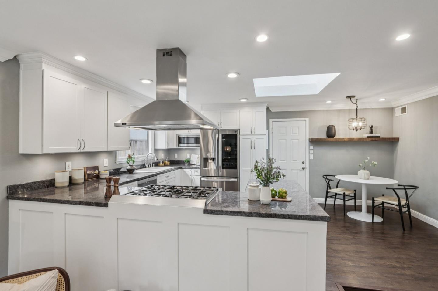 Detail Gallery Image 9 of 56 For 5780 Herma St, San Jose,  CA 95123 - 4 Beds | 2 Baths