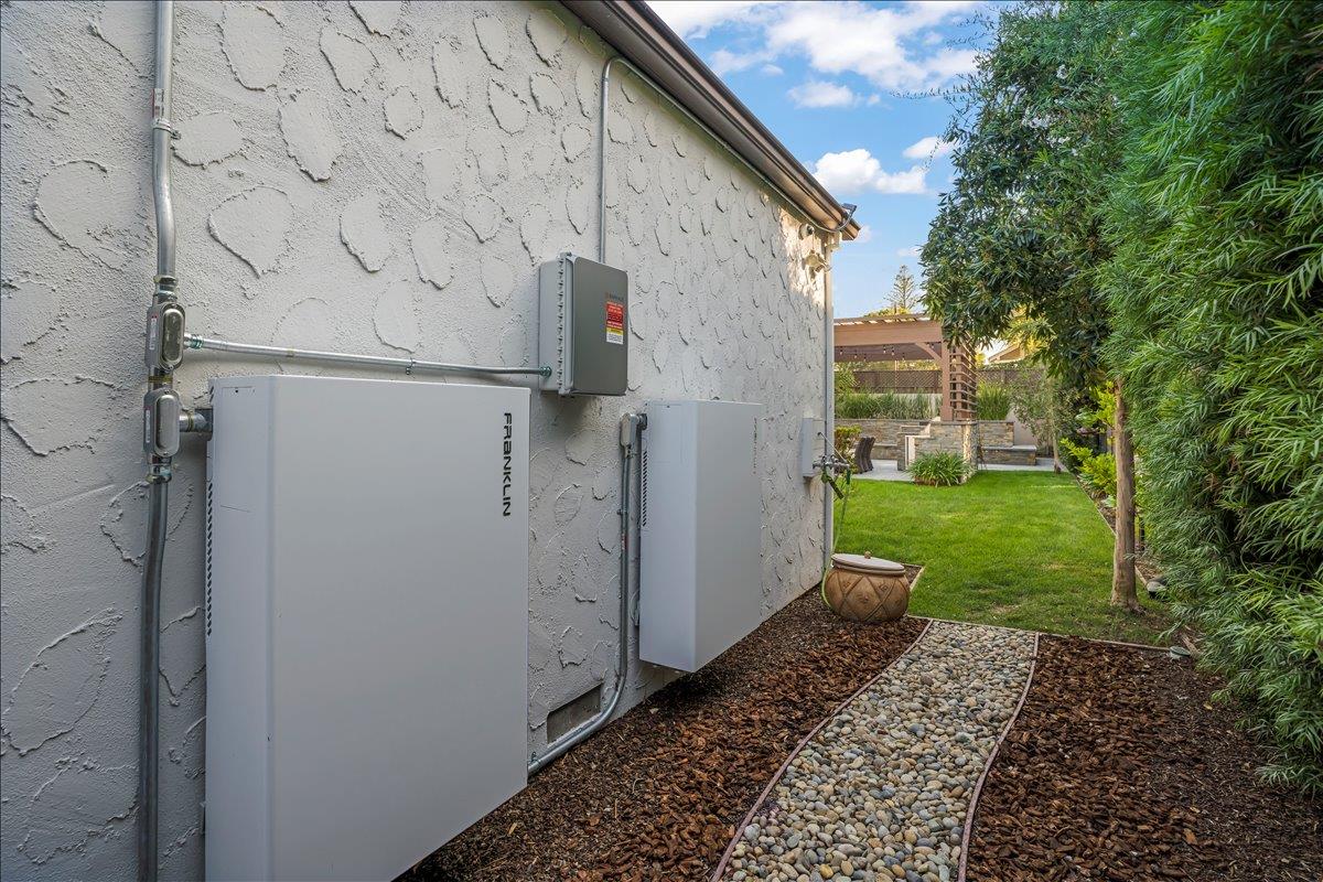 Detail Gallery Image 42 of 48 For 16760 Magneson Loop, Los Gatos,  CA 95032 - 3 Beds | 3 Baths