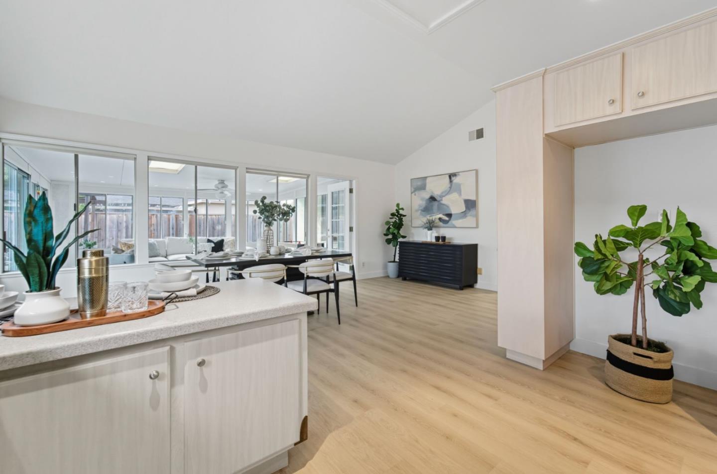 Detail Gallery Image 10 of 27 For 6445 Gondola Way, San Jose,  CA 95120 - 4 Beds | 2 Baths