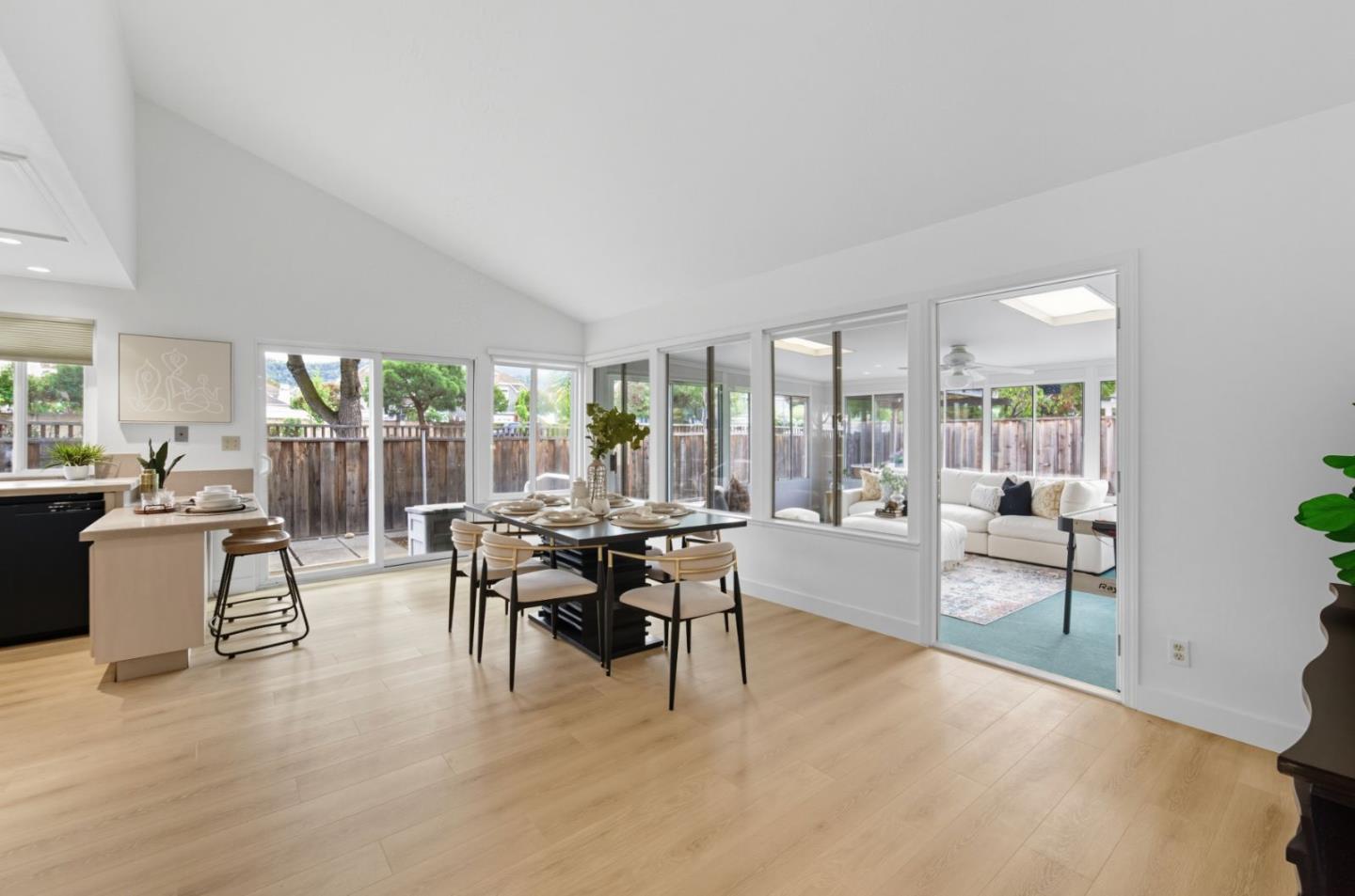 Detail Gallery Image 5 of 27 For 6445 Gondola Way, San Jose,  CA 95120 - 4 Beds | 2 Baths