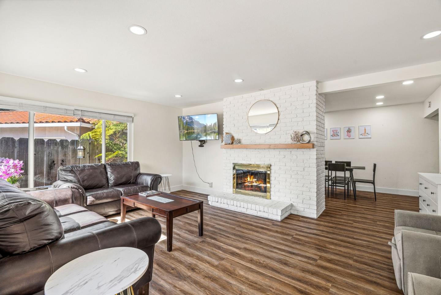 Detail Gallery Image 4 of 35 For 26372 Riverside Pl, Carmel,  CA 93923 - 3 Beds | 2 Baths