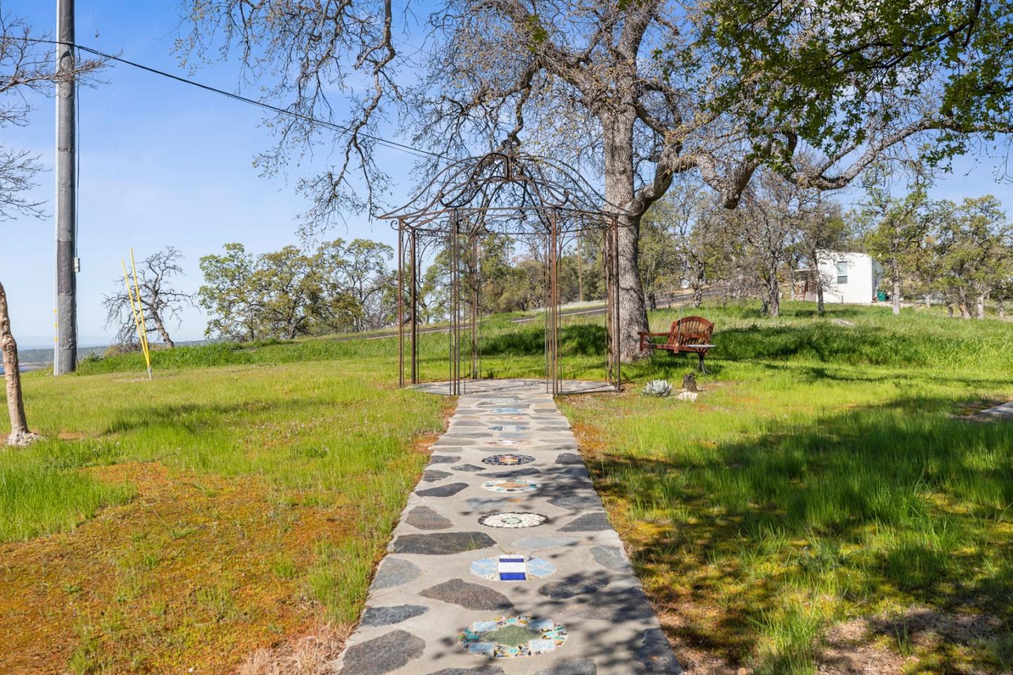 Detail Gallery Image 10 of 71 For 5699 Arbolada Dr, La Grange_TUM,  CA 95329 - 5 Beds | 4/1 Baths